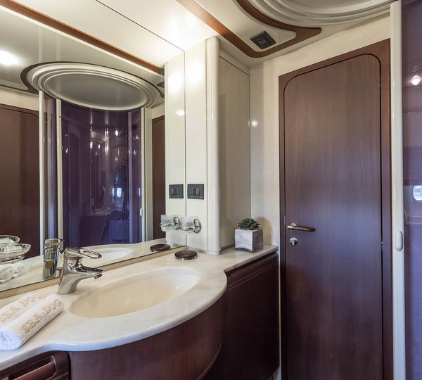 LAZY DAYS Yacht Charter Details, Ferretti 80 CHARTERWORLD Luxury Superyachts